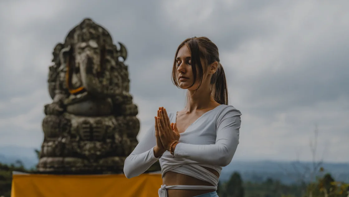 200 ore/ 300 ore Formazione Ibrida per Insegnanti di Yoga – 27 nov - 6 dic