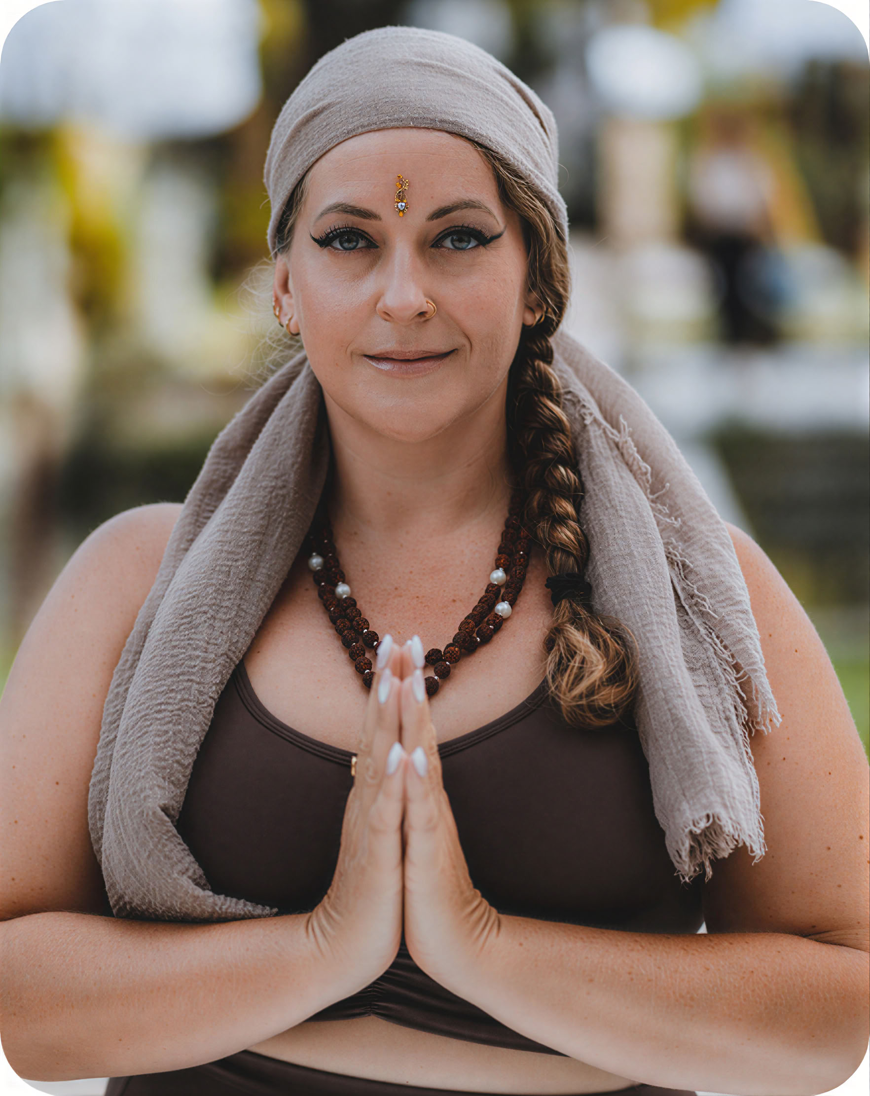 Formazione insegnanti di yoga ibrida di 200 ore / 300 ore – 1 ott. – 14 ott. 2026