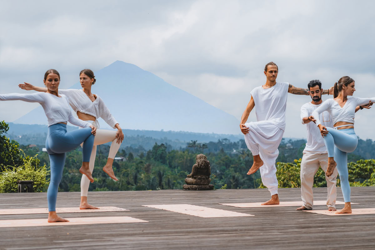 300 ore di formazione per insegnanti di Yoga – 24 ago. – 19 set. 2026