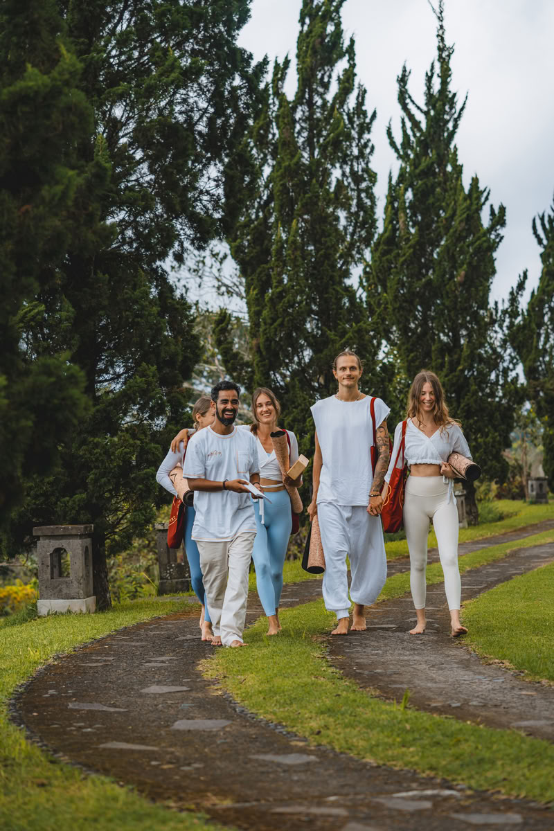 Formazione insegnanti di yoga di 300 ore – 26 ott. – 21 nov. 2026
