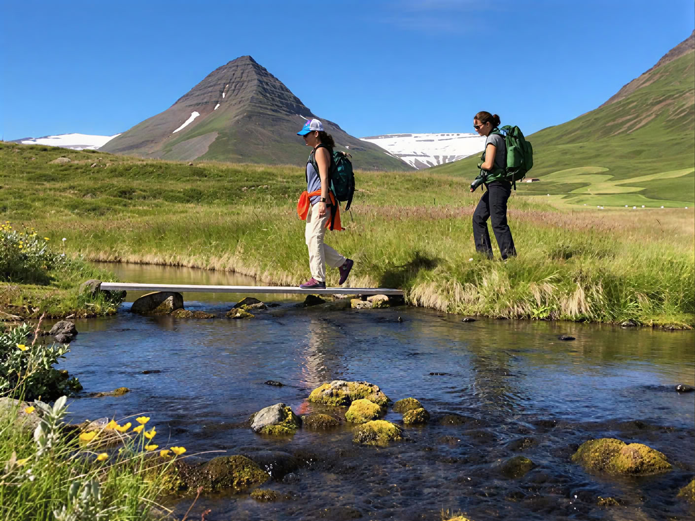 Yoga & Hiking Ritiro del Sole di Mezzanotte in Islanda – Date 2025