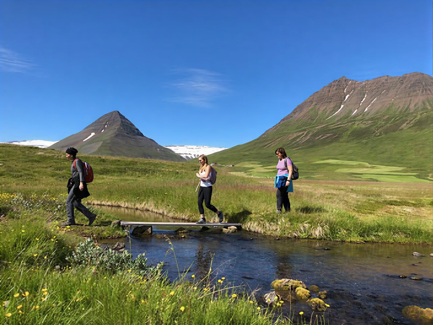 Yoga & Hiking Ritiro del Sole di Mezzanotte in Islanda – Date 2025