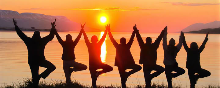 Yoga & Hiking Ritiro del Sole di Mezzanotte in Islanda – Date 2025