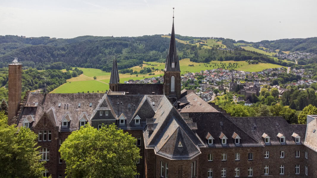 Yoga-Detox-Ritiro con escursioni a Kloster Waldbreitbach