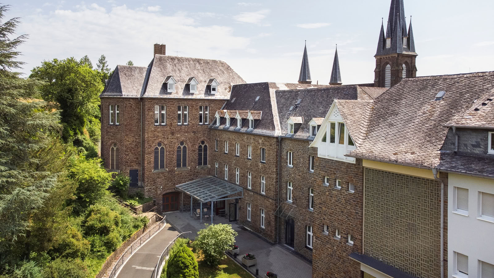 Yoga-Detox-Ritiro con escursioni a Kloster Waldbreitbach