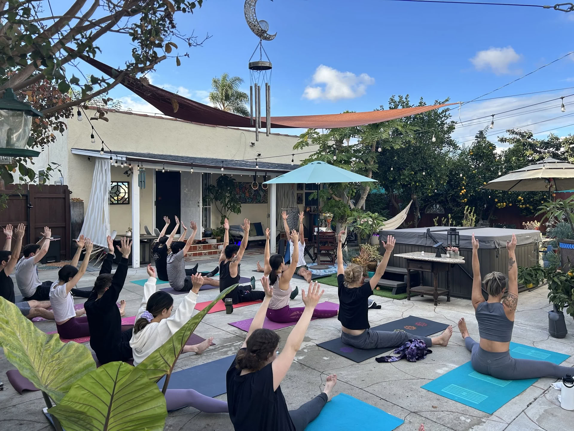 Lezione di Yoga Comunitaria