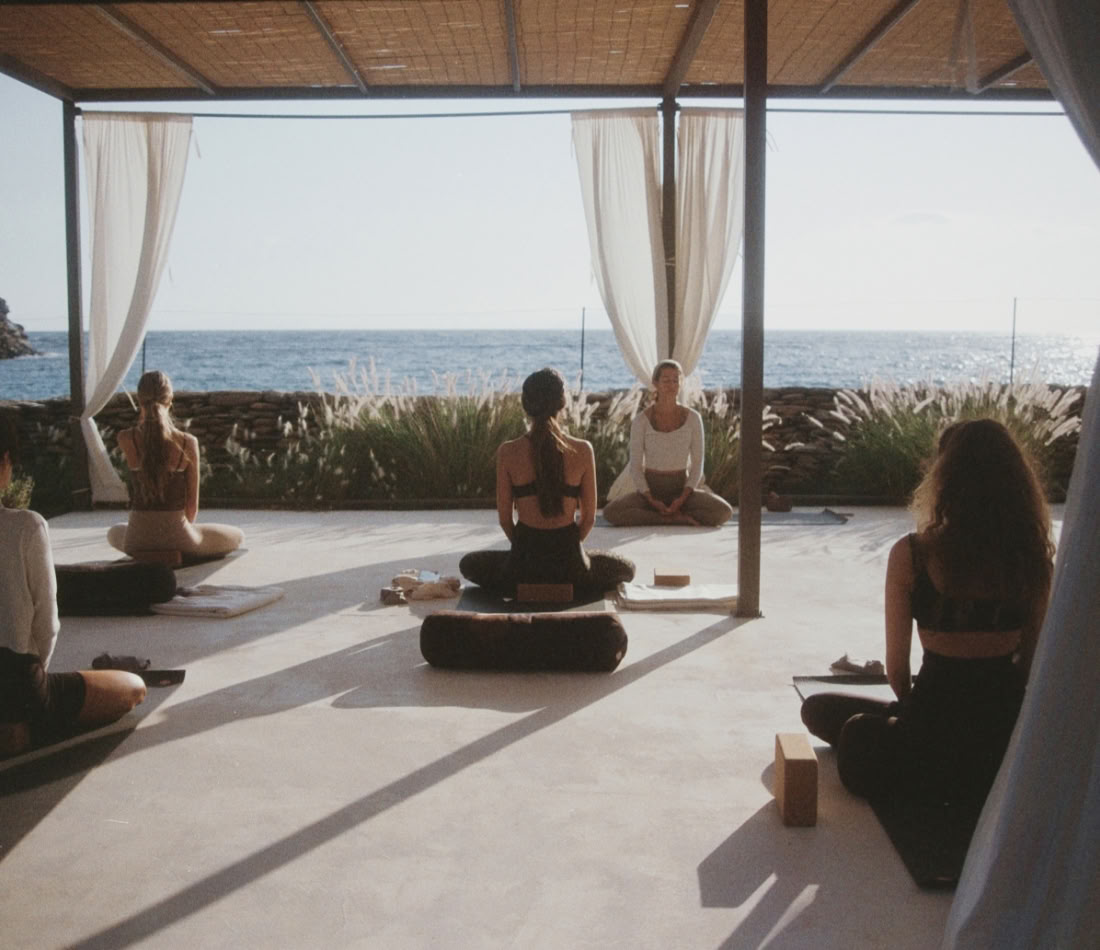 Lightness Of Being: Un Ritiro di Yoga e Meditazione