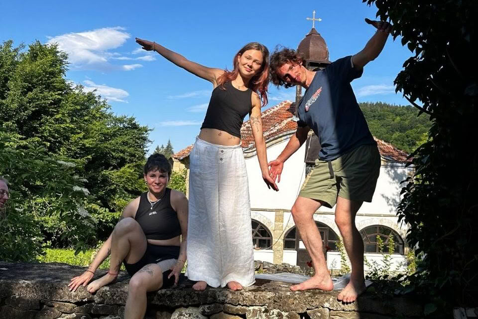 10 giorni: Wild Hearts, Immersione vegana cruda. Ritiro nella natura per single, Bulgaria.