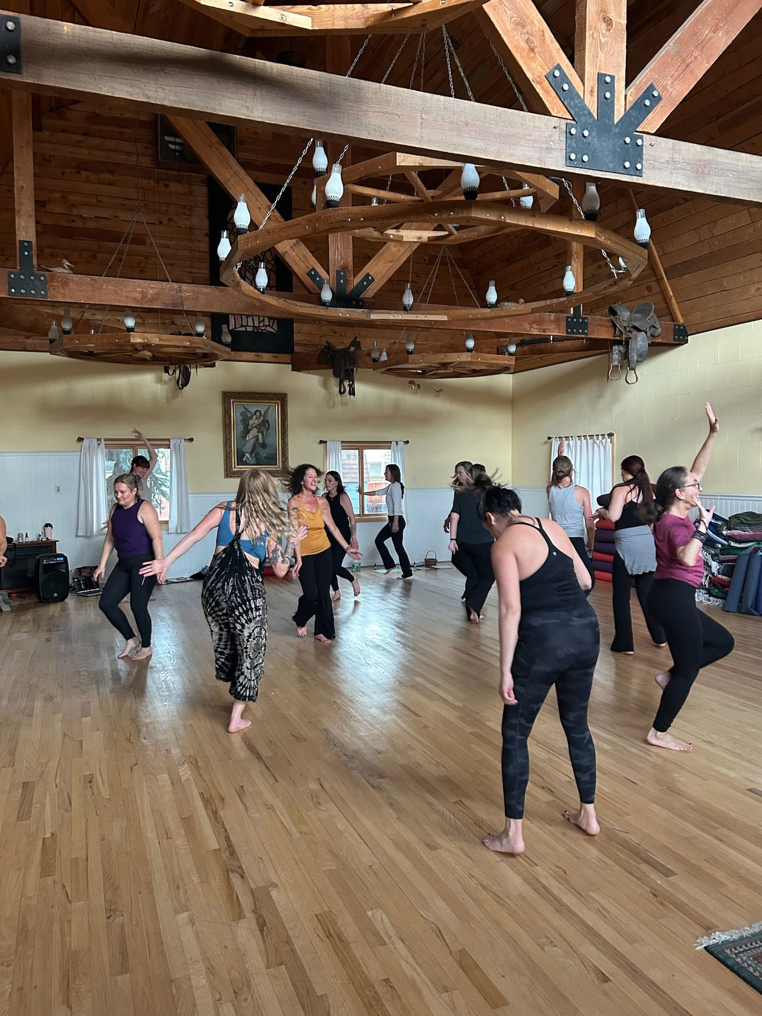 Embody & Rise: Movimento in comunità