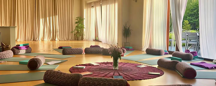 Juice Fasting and Yoga Ritiro, Cotswolds, Oxfordshire