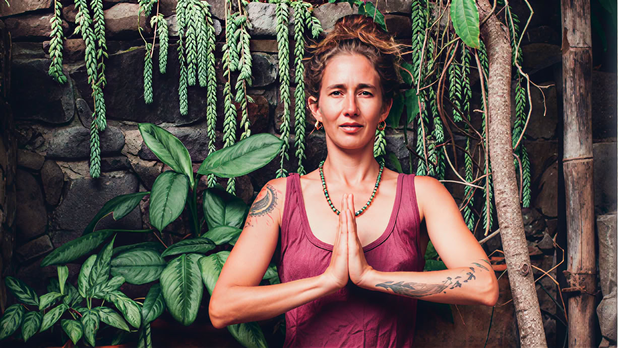 Ritiro Personale Guidato – Riconquistare il tuo Centro Sacro attraverso Rituale, Yoga e Tocco Terapeutico — Villa Sumaya