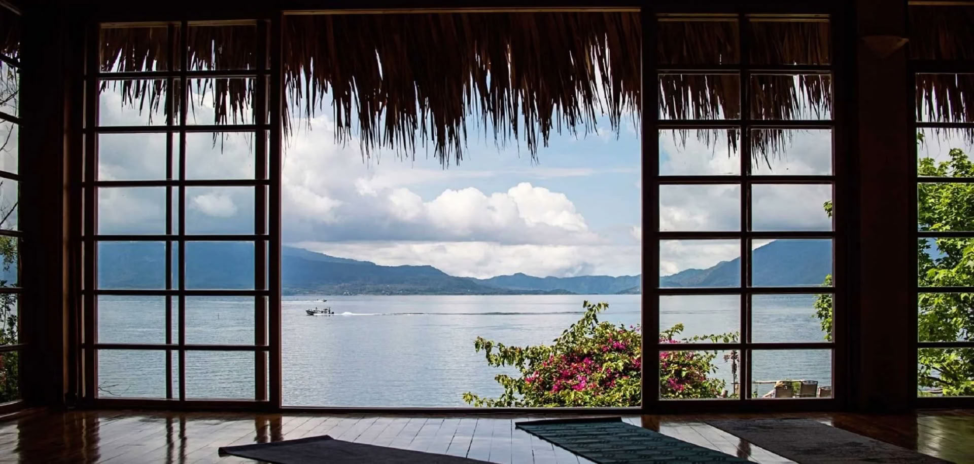 Guatemala Yoga & Intuition Ritiro / Angela Lightsey & Laurie Kinkel — Villa Sumaya