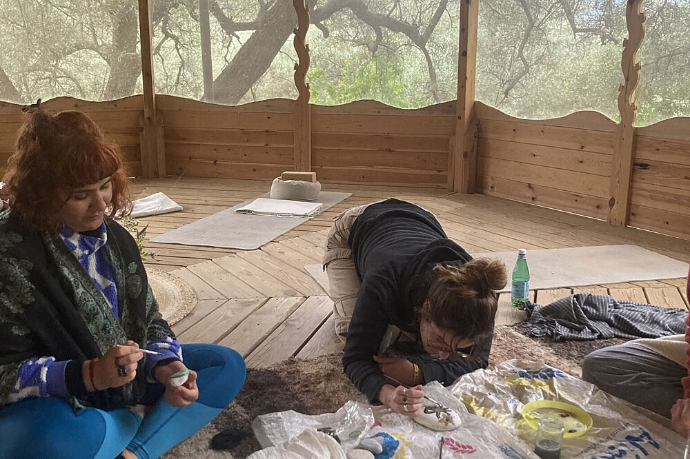 4 Giorni Yoga & Creatività: L'Arte del Riposo