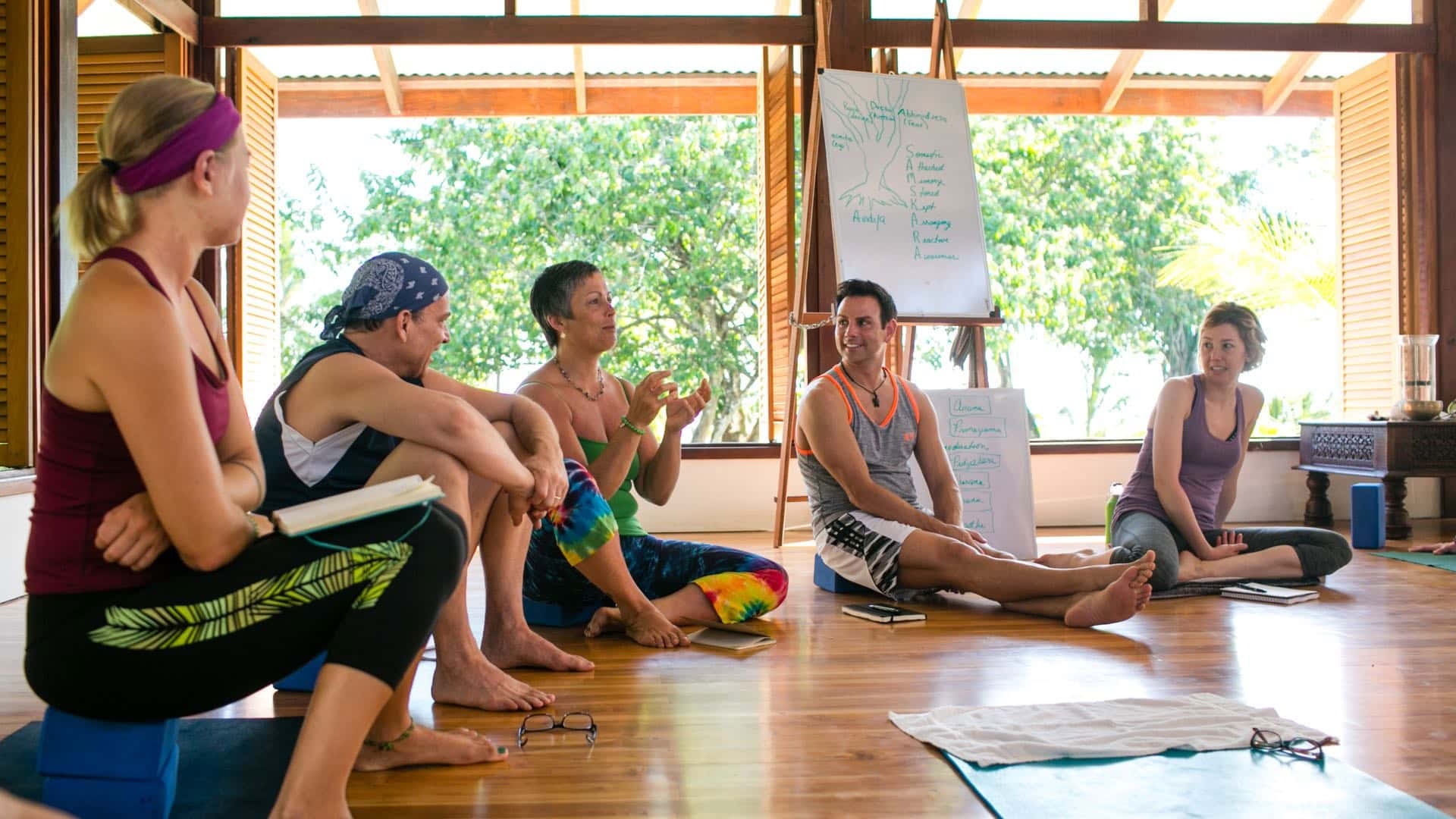 Ritiro di Yoga in Spiaggia e nella Giungla in Costa Rica 2027 con Leah