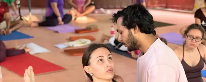 300 Ore di Formazione Insegnanti di Yoga in Kerala – 3 Gen – 30 Gen 2027
