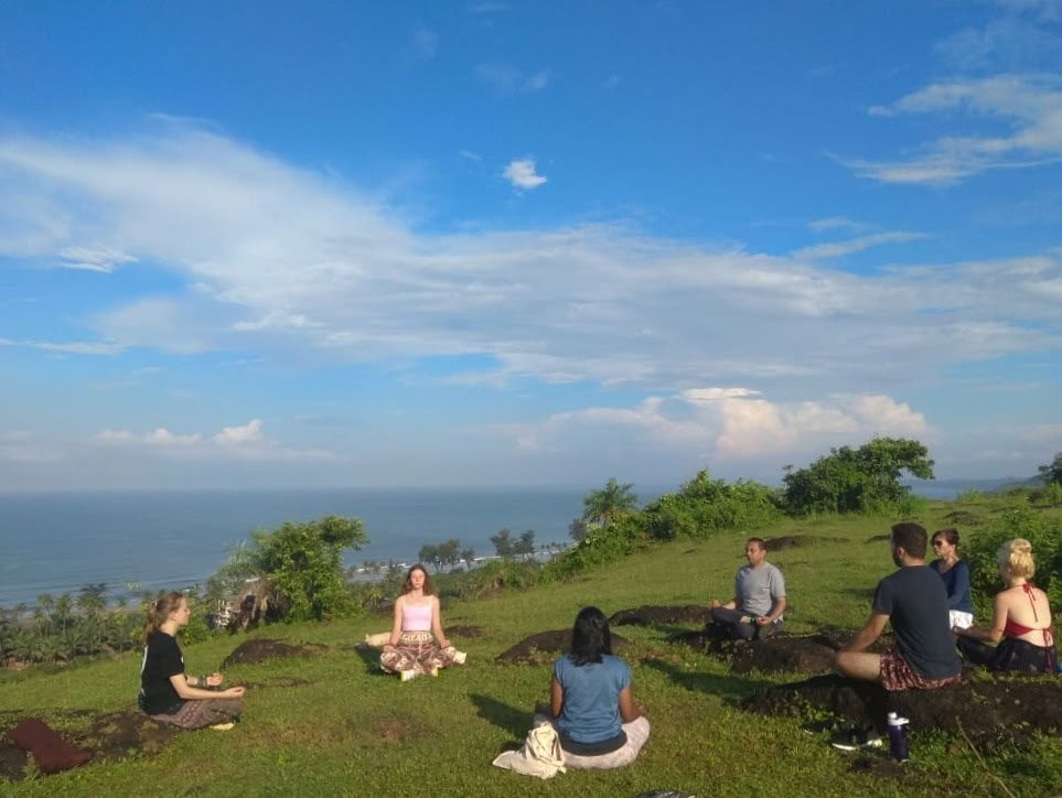 30 Giorni di Ritiro Yoga Beato / Vacanza
