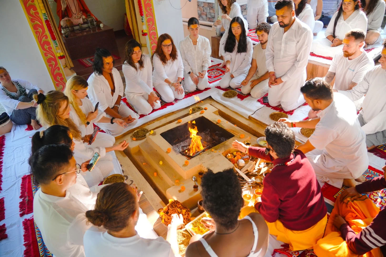 100 Ore di Formazione per Insegnanti di Yoga a Rishikesh