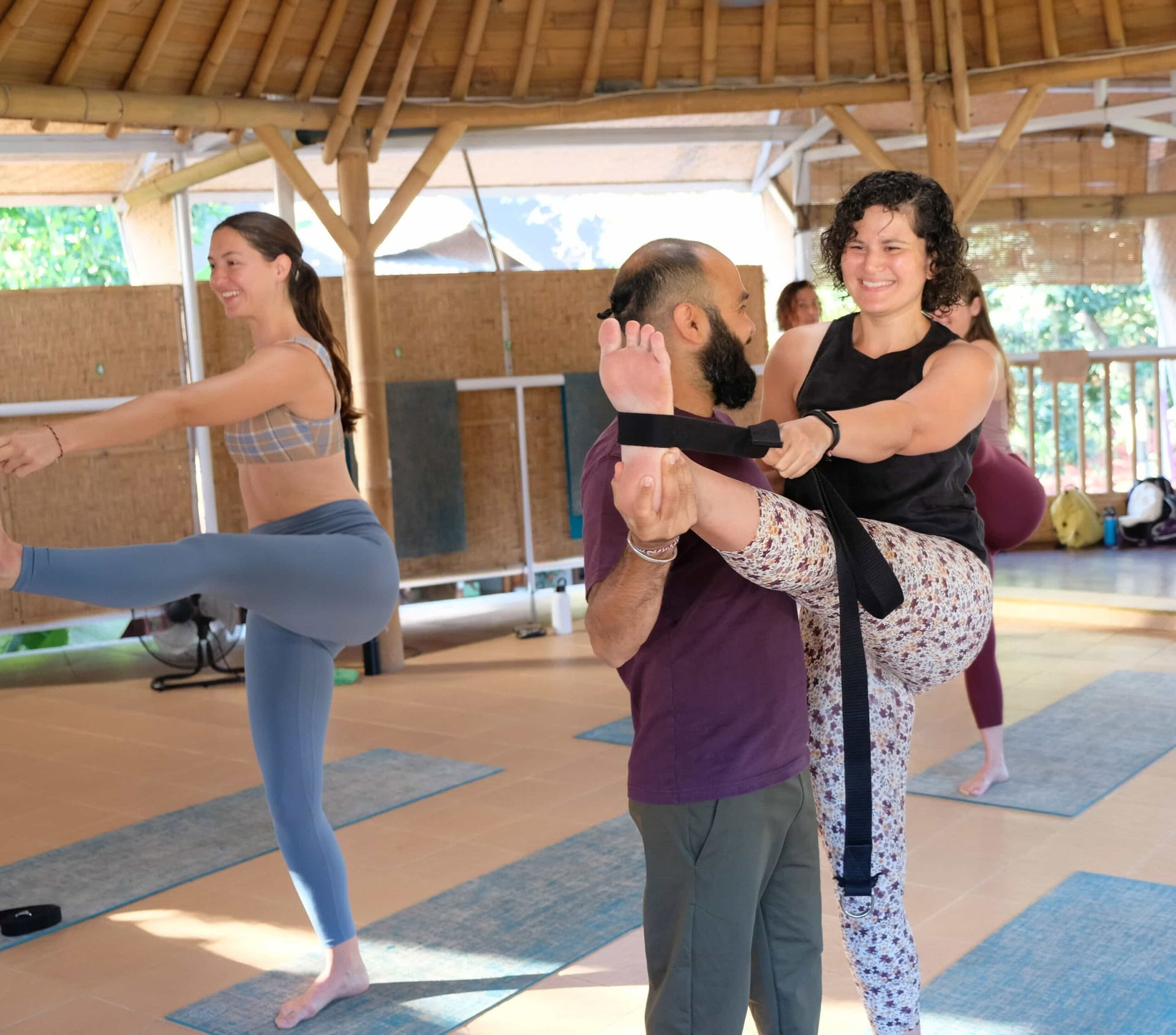 200 ore di formazione per insegnanti di yoga in Portogallo