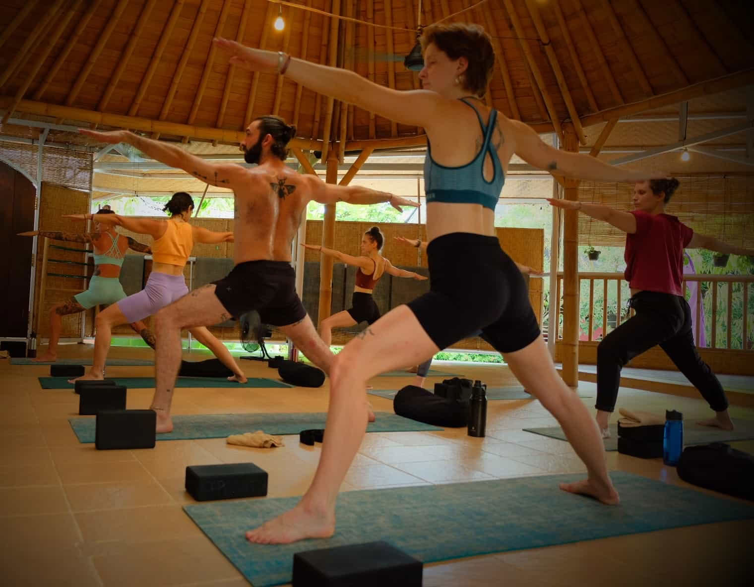 200 ore di formazione per insegnanti di yoga in Portogallo