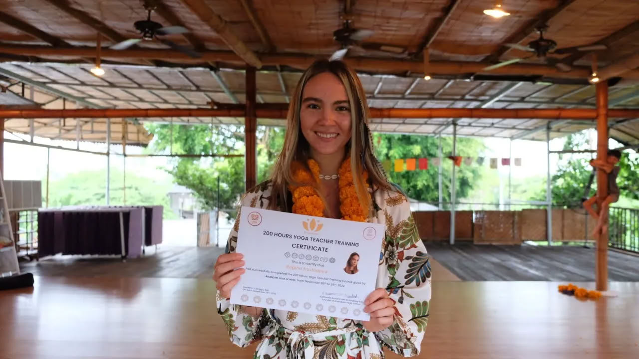 300 ore Yoga Teacher Training Germany