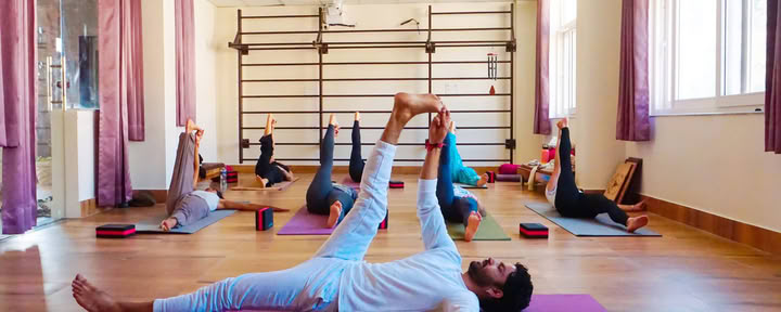4 Giorni Ritiro di Yoga a Rishikesh India per Profondo Relaxamento