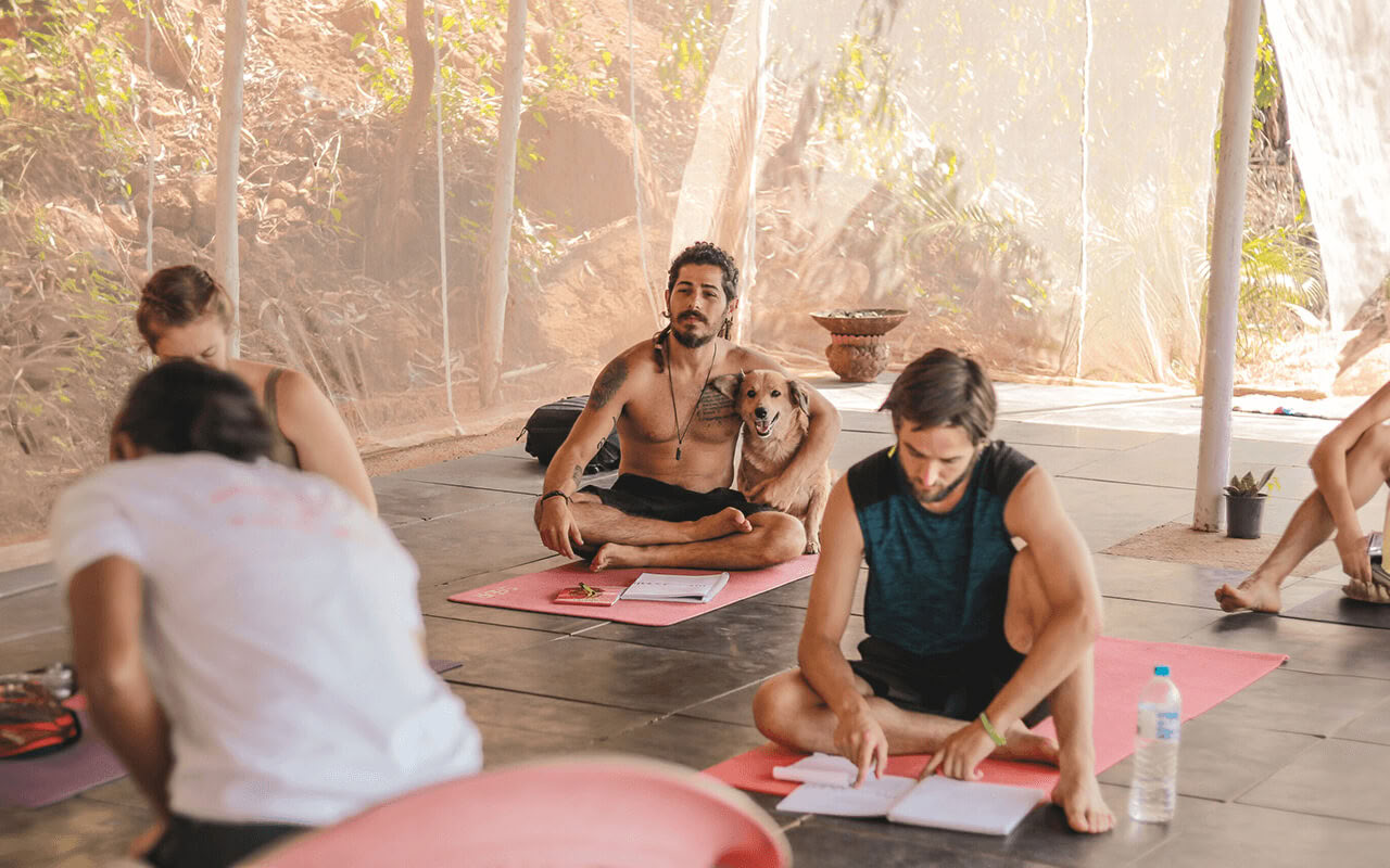 200 Ore di Formazione per Insegnanti di Yoga a Goa