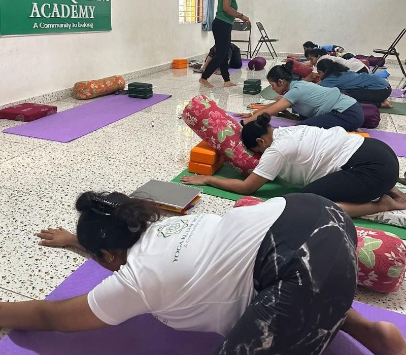 Corso di formazione insegnanti di yoga prenatale e postnatale di 85 ore a Bengaluru