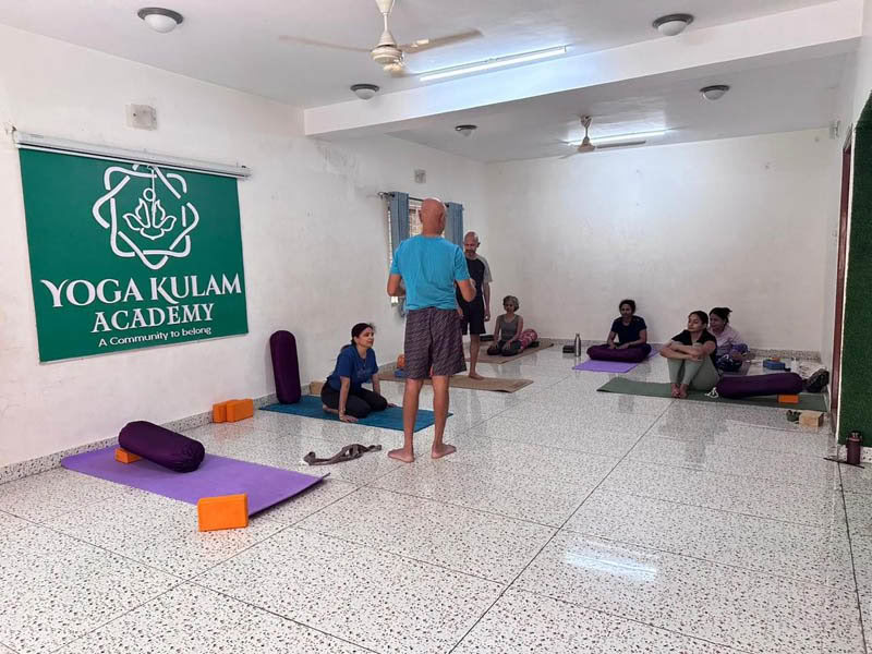 Corso di formazione per insegnanti di yoga di 200 ore nei giorni feriali a Bengaluru
