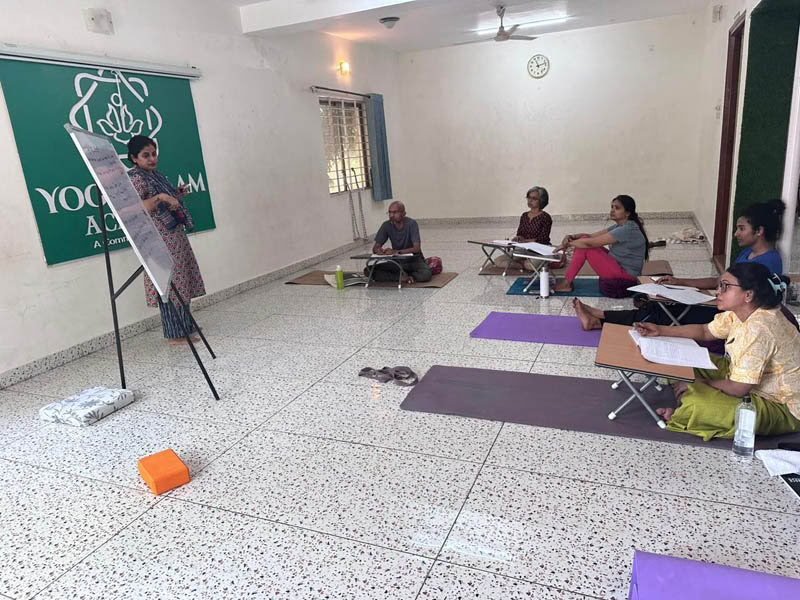 TTC di Yoga di 200 Ore nel Weekend a Bengaluru