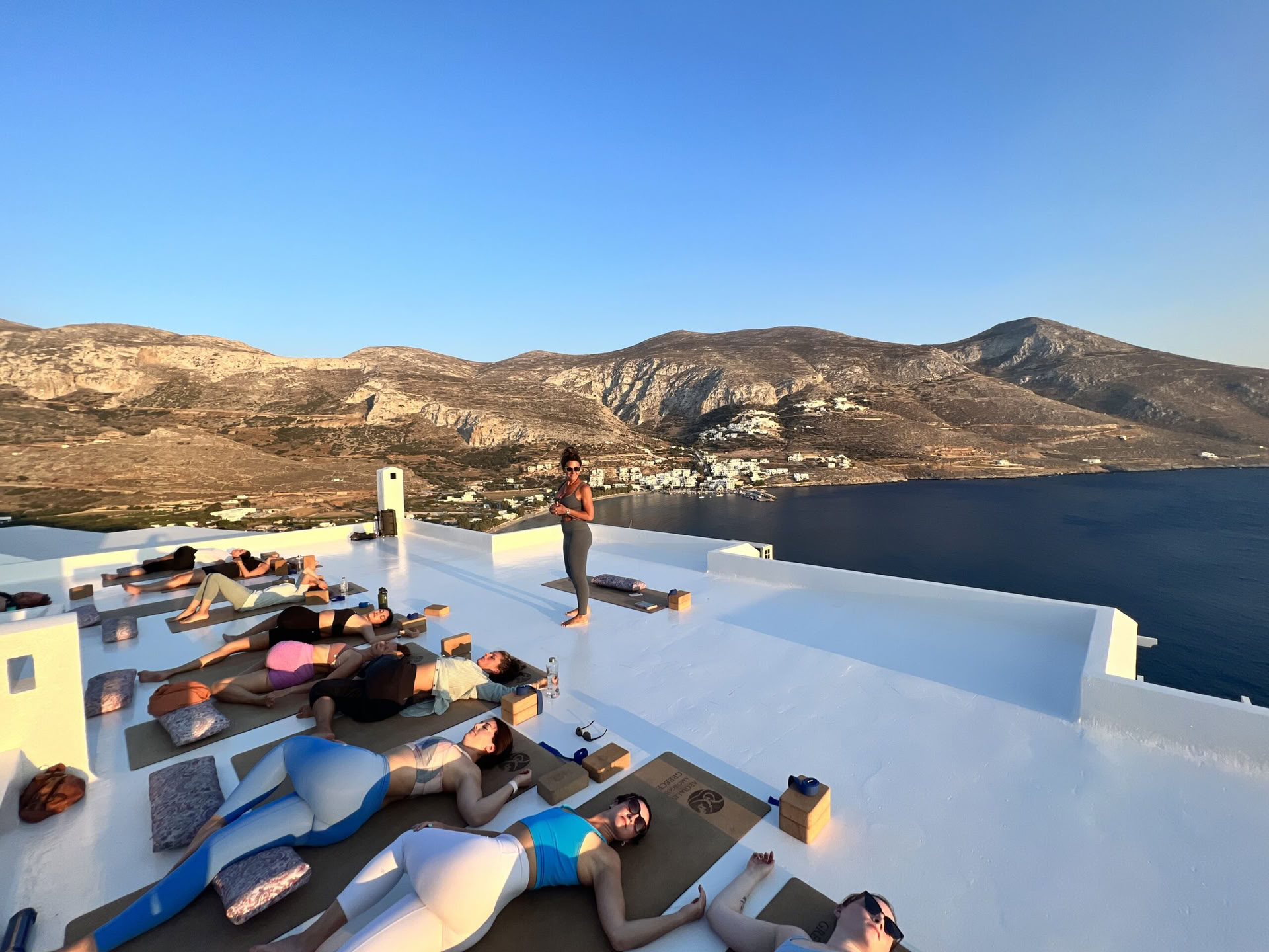 The Art of Receiving: Luna Piena in Acquario ad Amorgos