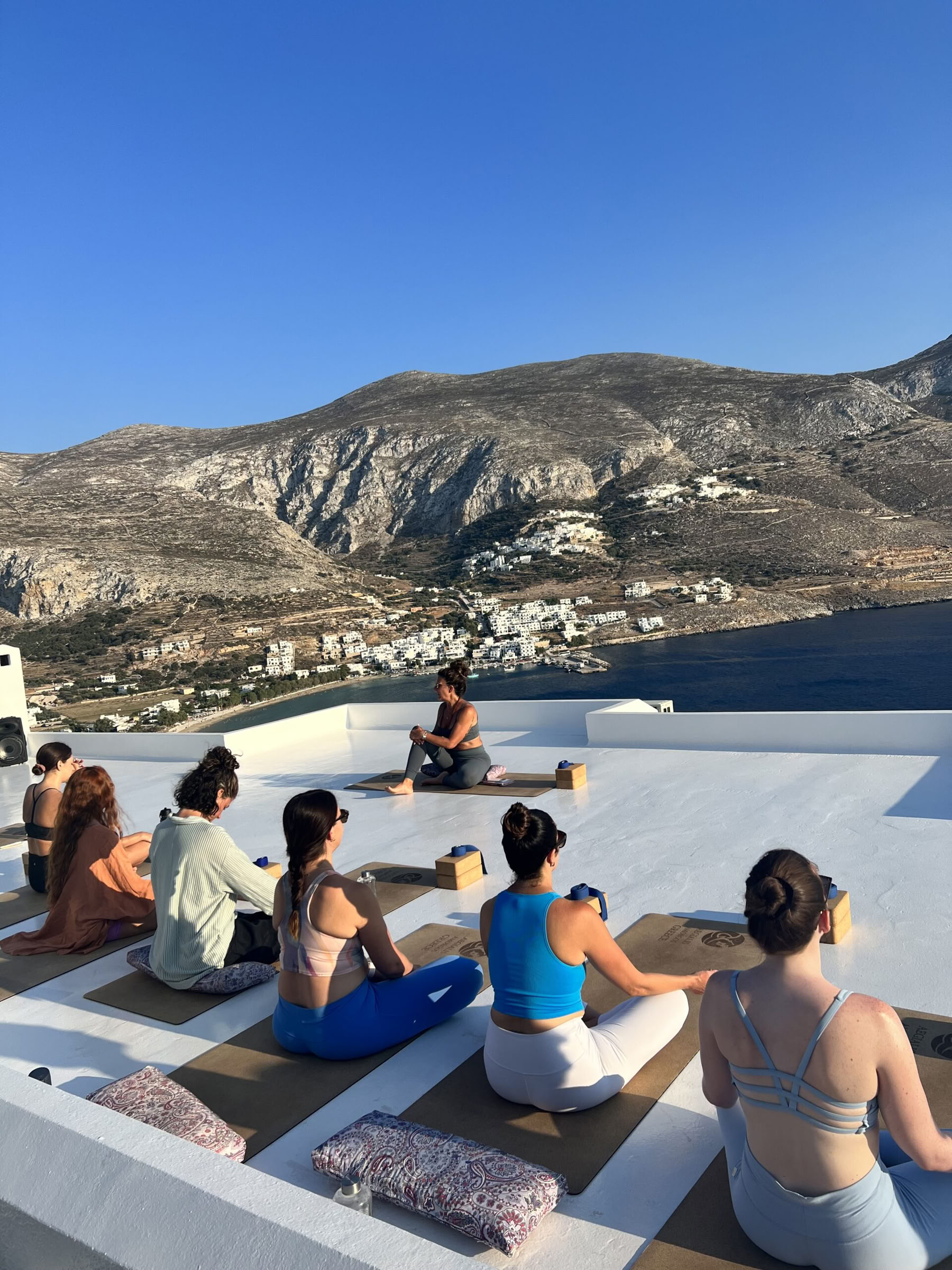 The Art of Receiving: Luna Piena in Acquario ad Amorgos