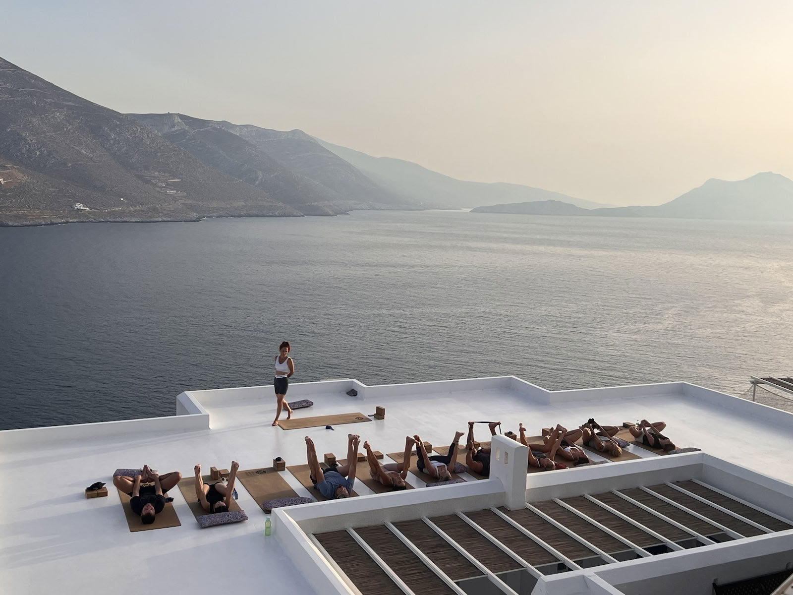 Serenity by the Sea: Trova il tuo flow — edizione isola.
