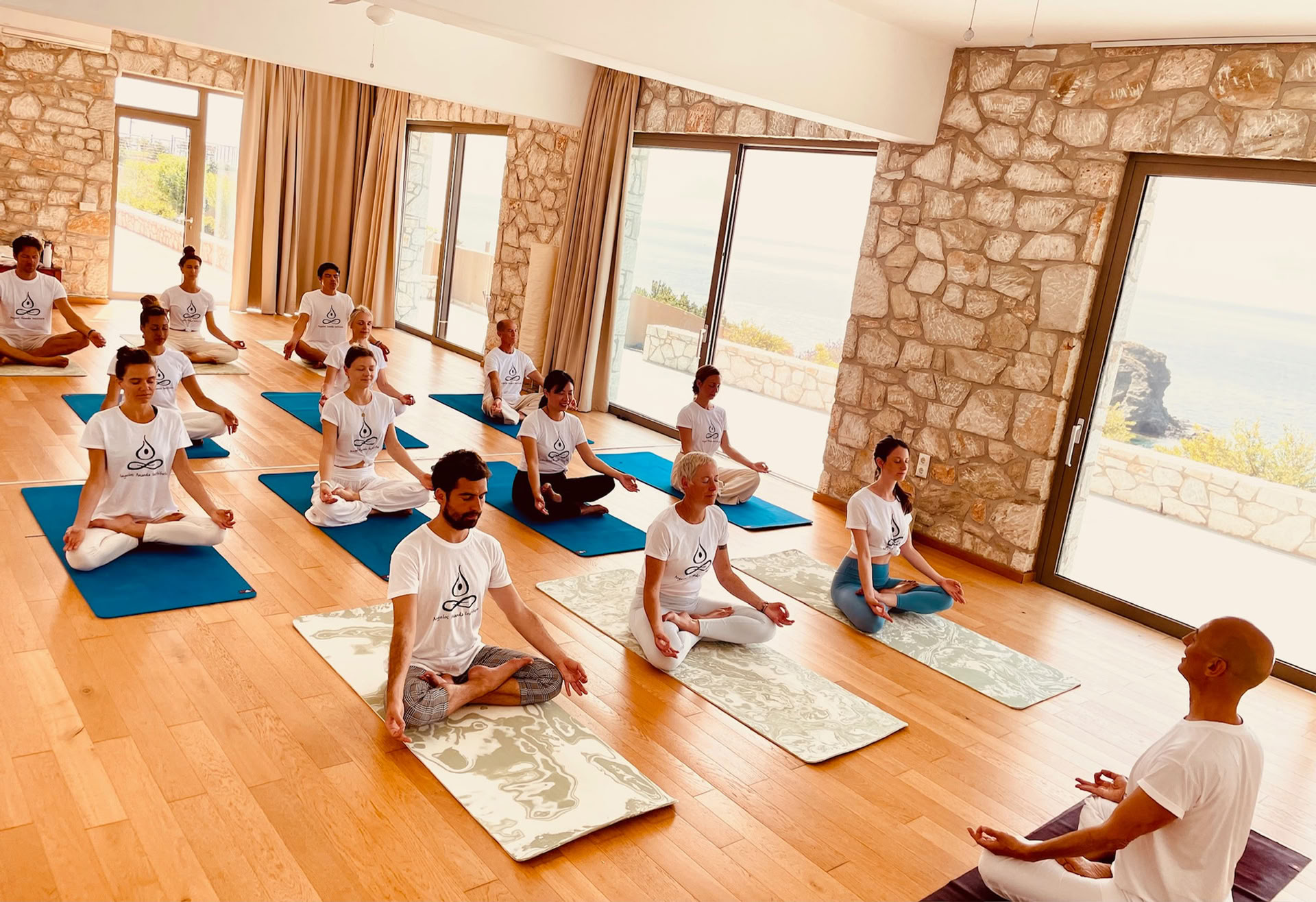 10 giorni / Formazione intensiva di yoga 100-H 07-16 novembre 2026