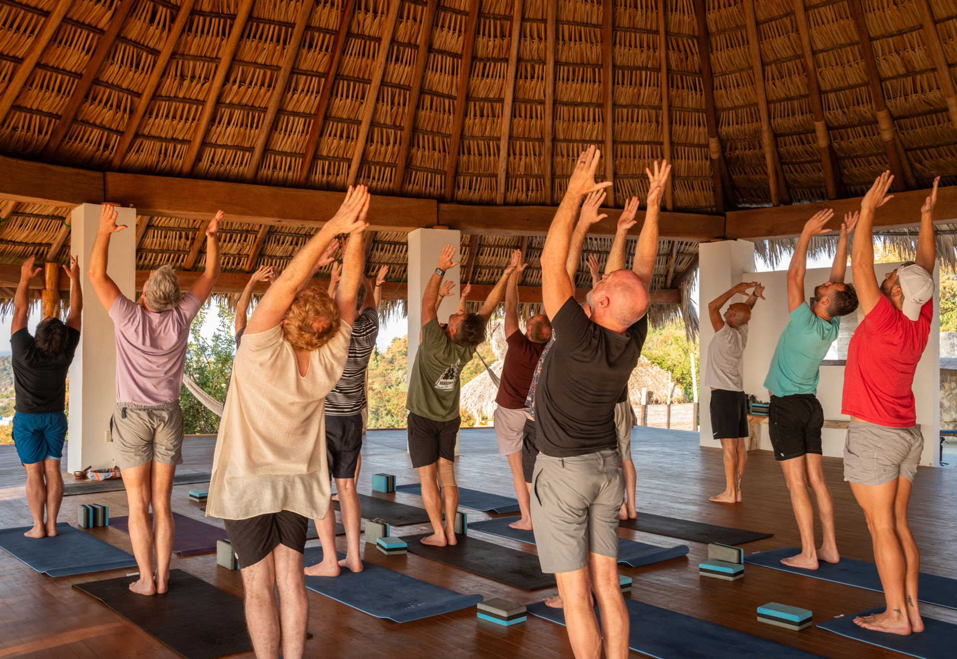 Solo uomini 200 e 100 ore - Formazione insegnanti di yoga, Creta, Grecia 01 - 21 aprile 2027