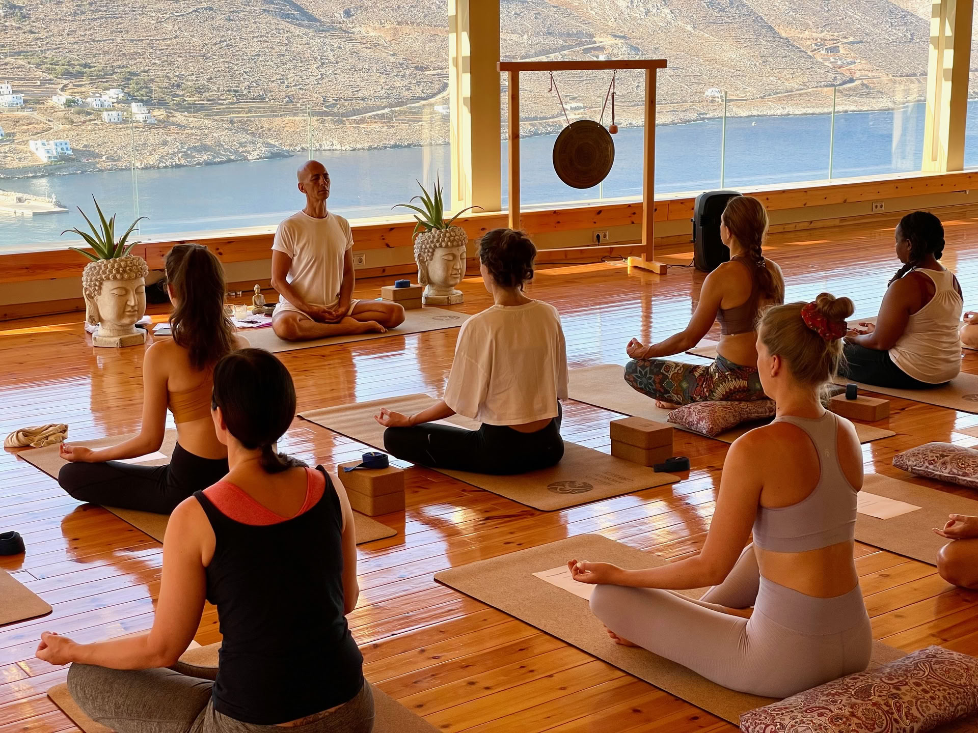 Solo uomini 200 e 100 ore - Formazione insegnanti di yoga, Creta, Grecia 01 - 21 aprile 2027