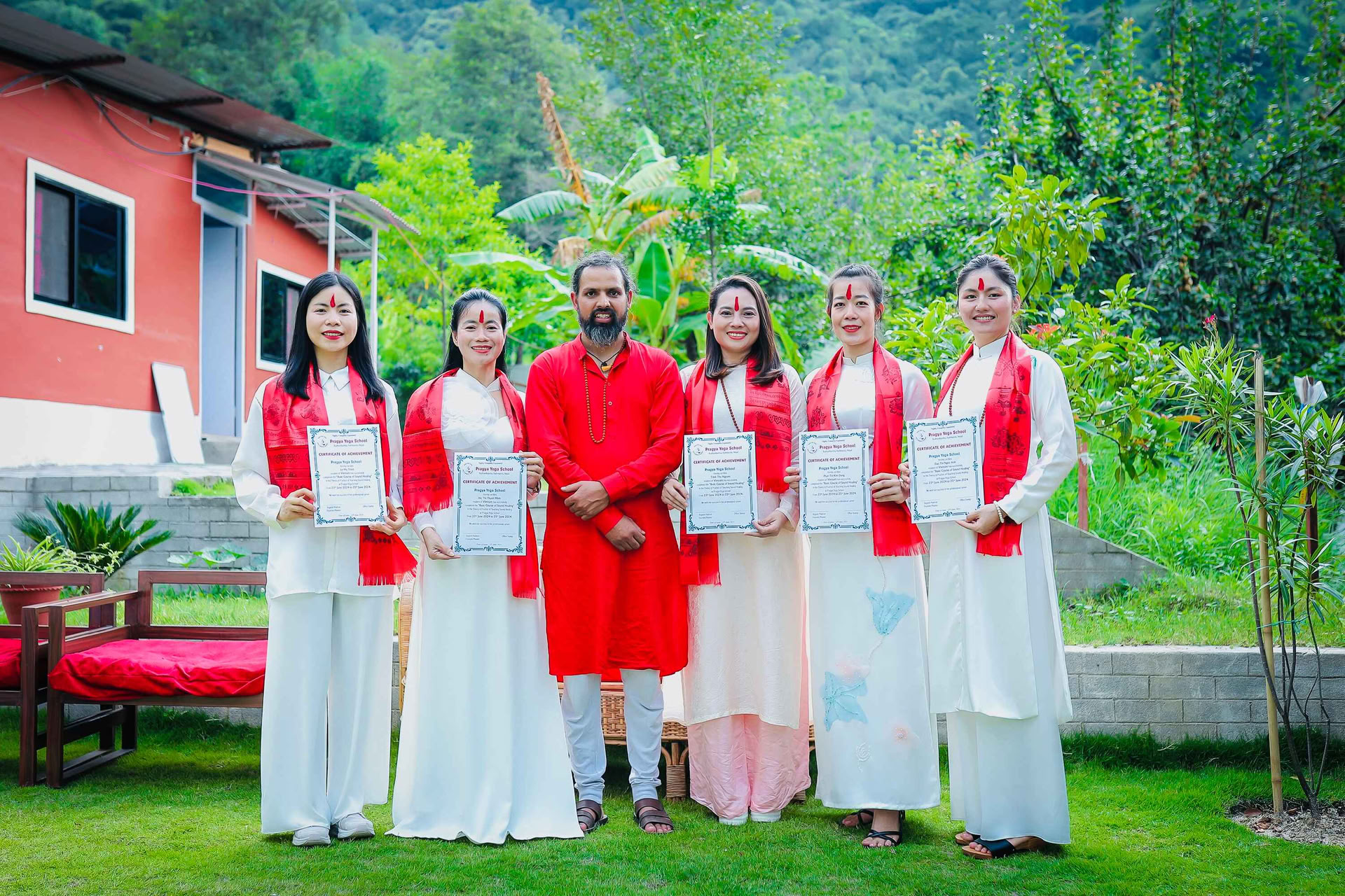 200 ore di formazione per insegnanti di yoga in Nepal
