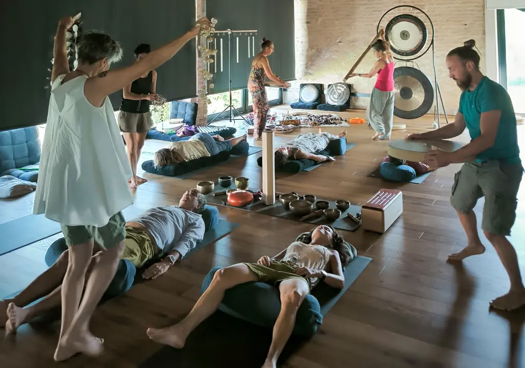 Sound Bath Facilitator Ritiro