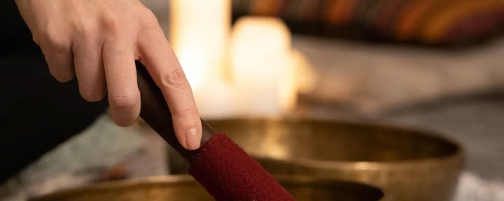 Sunset Sound Bath con Amy Duncan - The Sanctuary at The Horse Shoe Farm — The Horse Shoe Farm Boutique Resort vicino ad Asheville, NC | Ristorazione & Spa