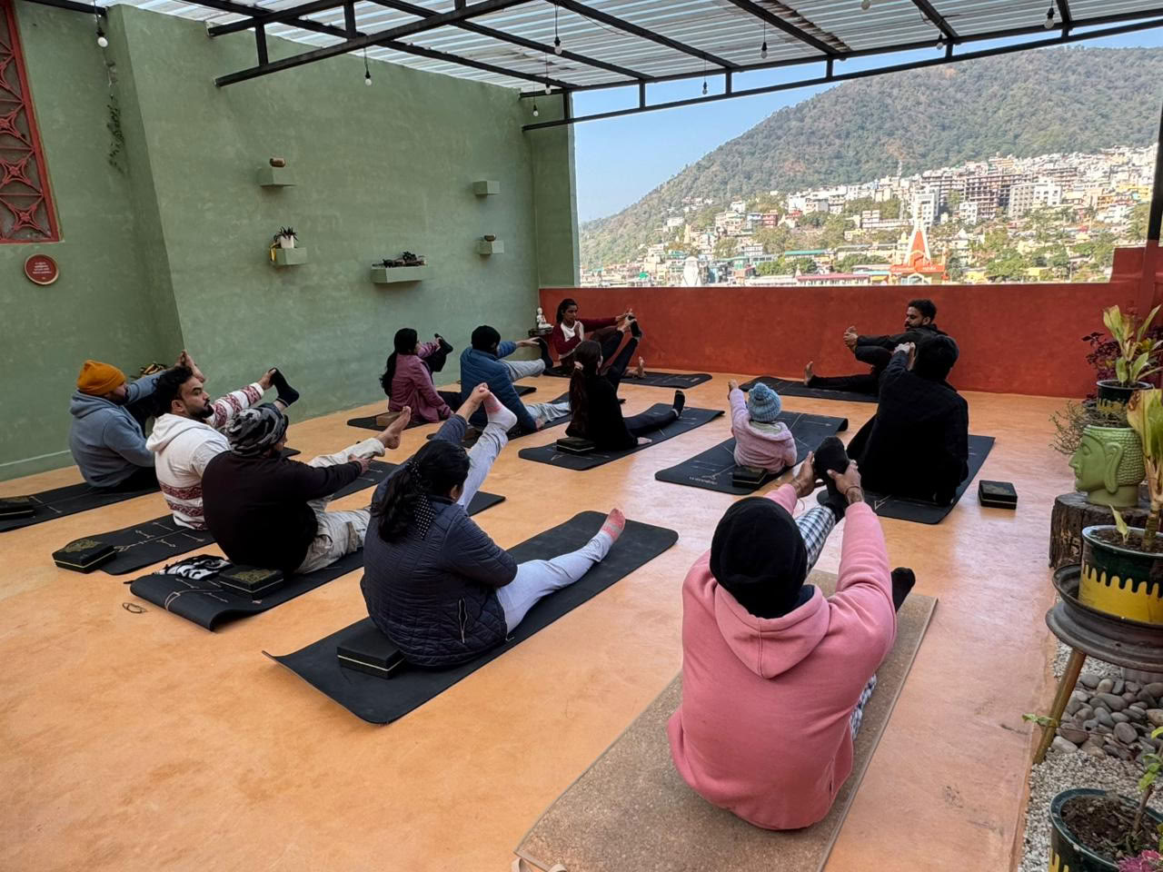 Holi Yoga Ritiro