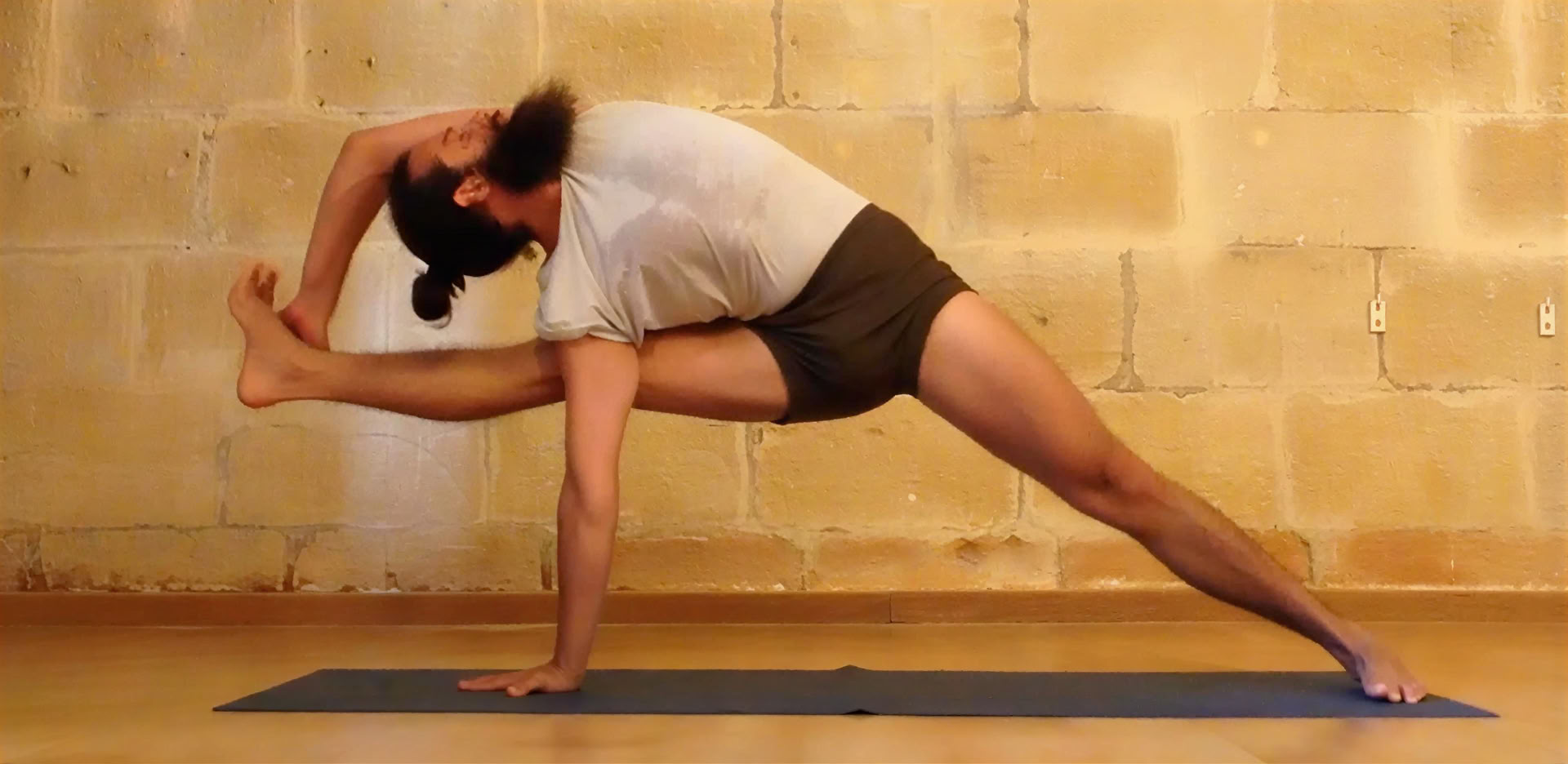 Corso di Yoga con Angelo Cecchi