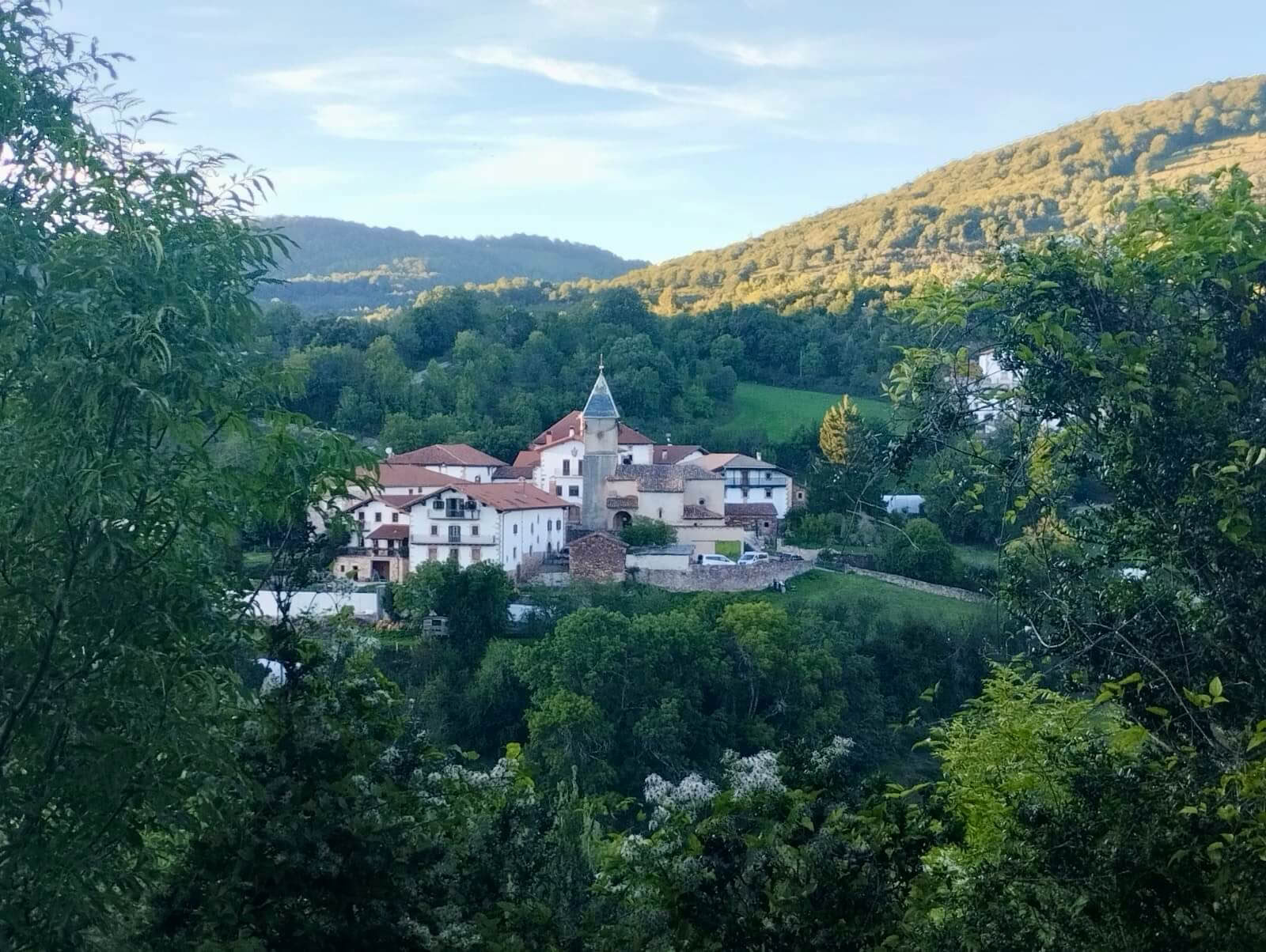Ritiro estivo di silenzio: yoga e psicologia nei Pirenei