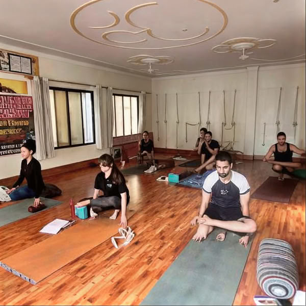 Ritiro di yoga di 7 giorni