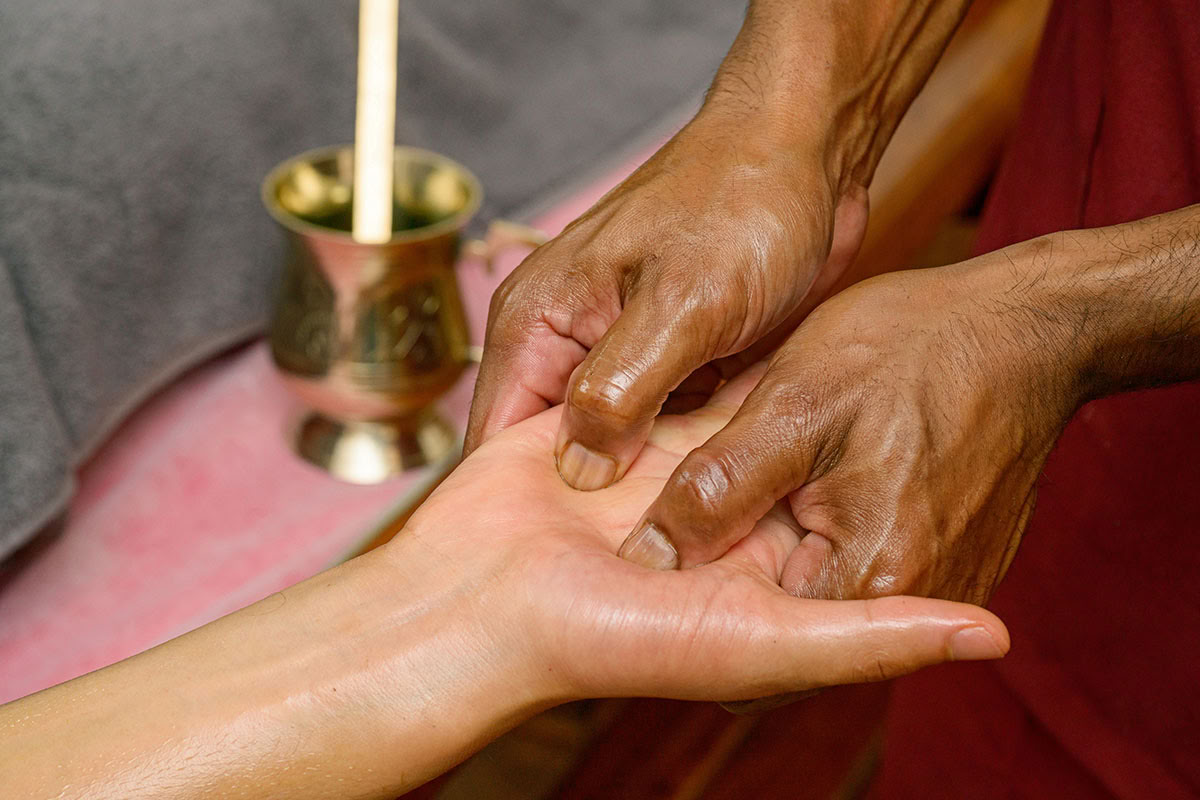 Pacchetto di relax ayurvedico di 1 notte e 2 giorni Udhghaatan उद्घाटन