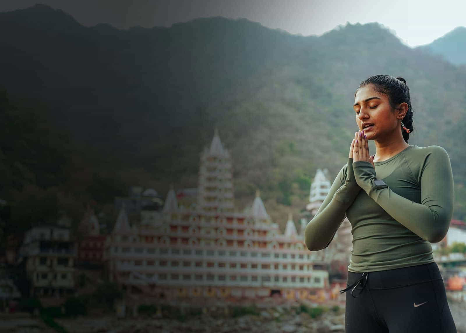 Corso di formazione per insegnanti di yoga di 100 ore