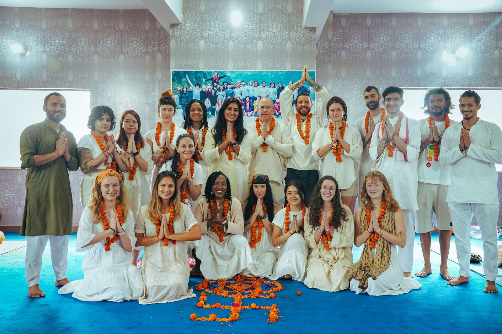 Corso di formazione per insegnanti di yoga di 100 ore