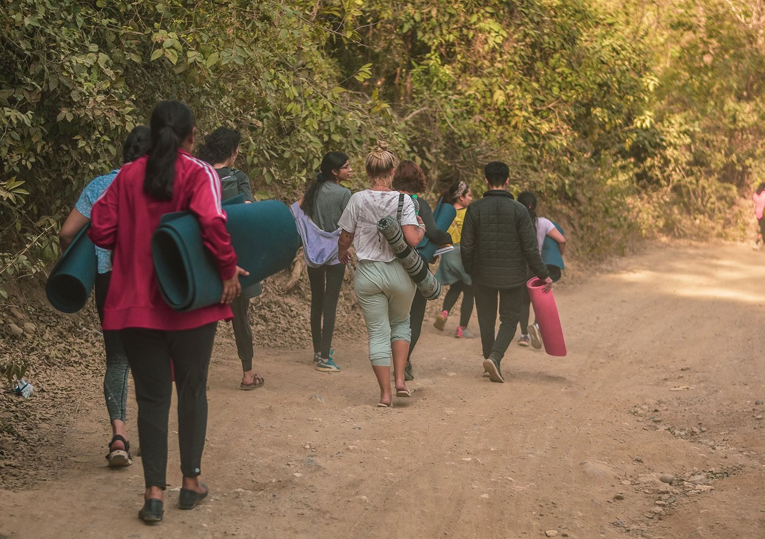Corso di formazione insegnanti di yoga di 100 ore a Rishikesh ✅