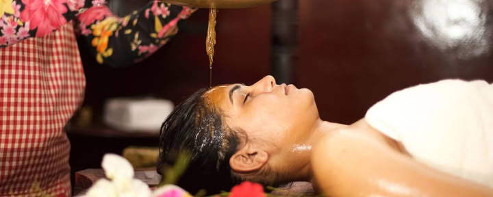 Ritiro di Guarigione Indigena di 10 Giorni con Ayurveda e Yoga
