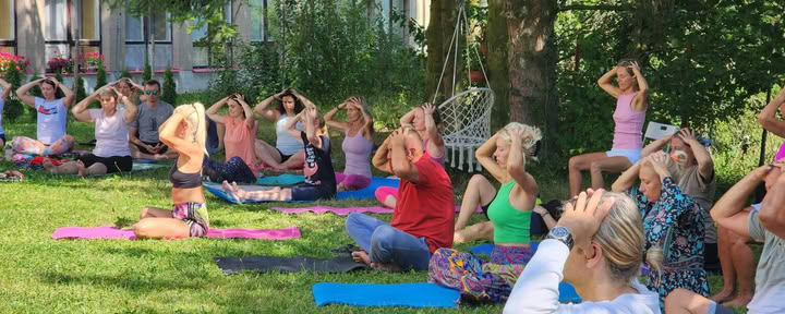 Weekend immersivo di yoga trasformativo di 3 giorni con il professore