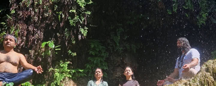 Ritiro di yoga nascosto a Rishikesh di 7 giorni