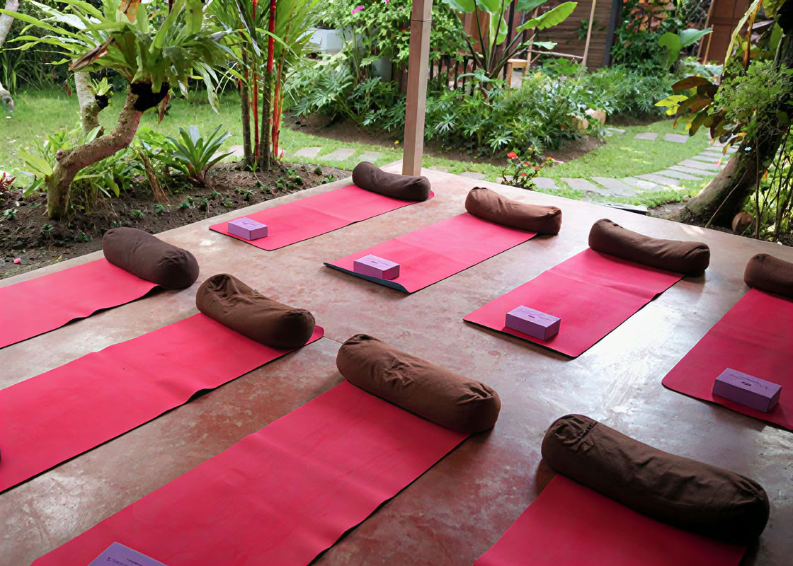 Formazione insegnanti di yoga di 50 / 100 / 200 ore a Ubud e Uluwatu